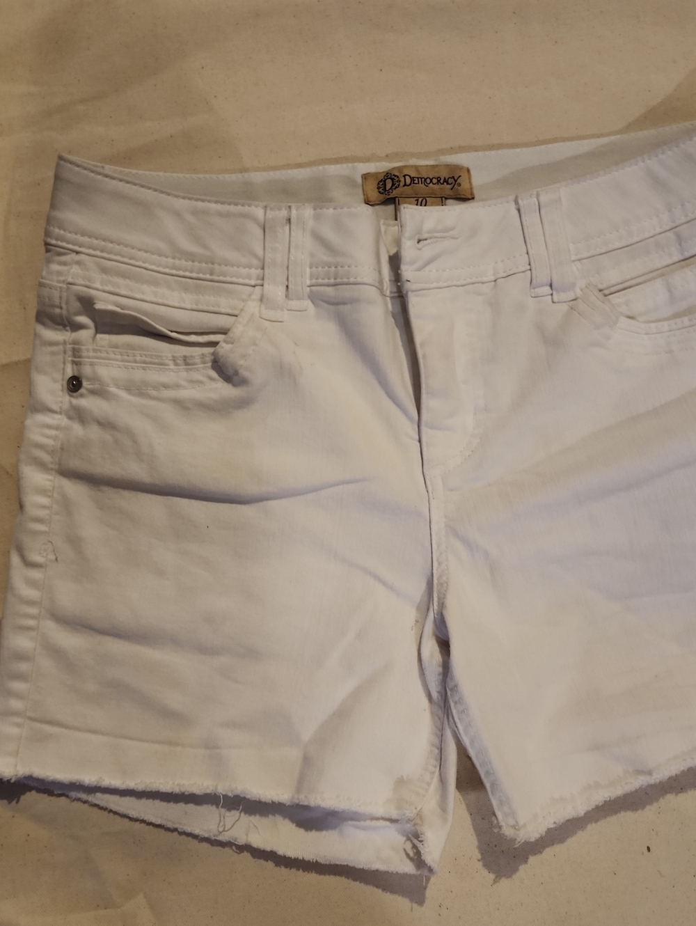 Democracy Women’s White Denim Shorts
